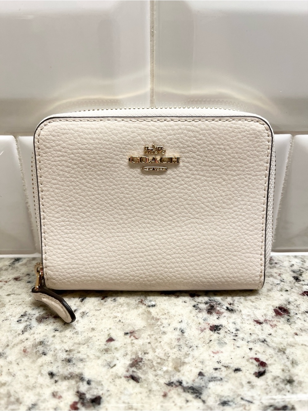 Coach Small Zip Around Wallet in Chalk Pebbled Leather EUC